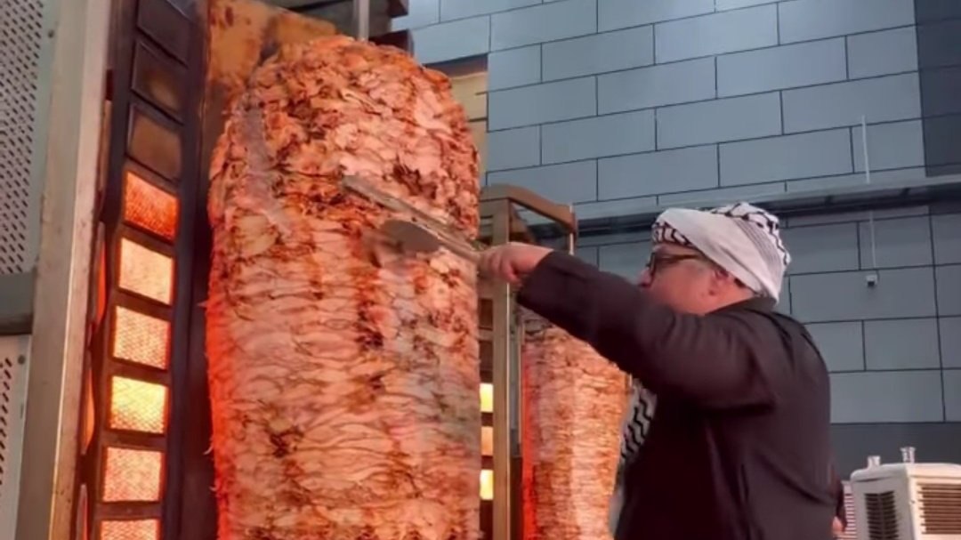 فعالیت جالب مستر تیستر در پیاده روی اربعین