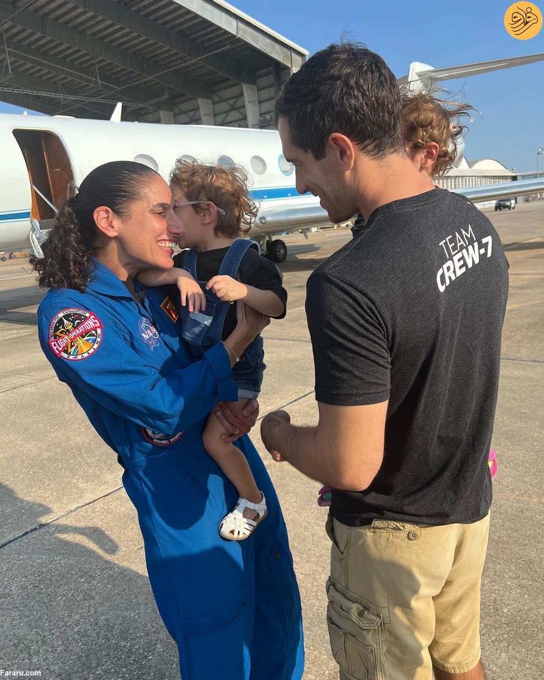 وداع بانوی ایرانی با فرزندانش برای سفر به فضا